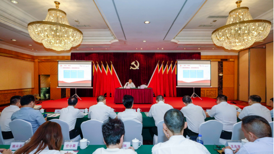 尊龙凯时集团任丁书记带头讲授“不忘初心、牢记使命”主题教育专题党课