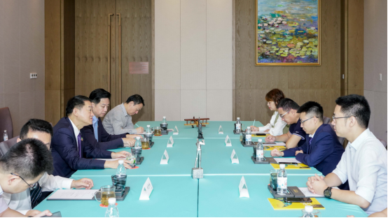 省尊龙凯时集团党委书记、董事长任丁与腾讯“王者荣耀”CTO邓君、腾讯大成网总裁郑亮座谈交流