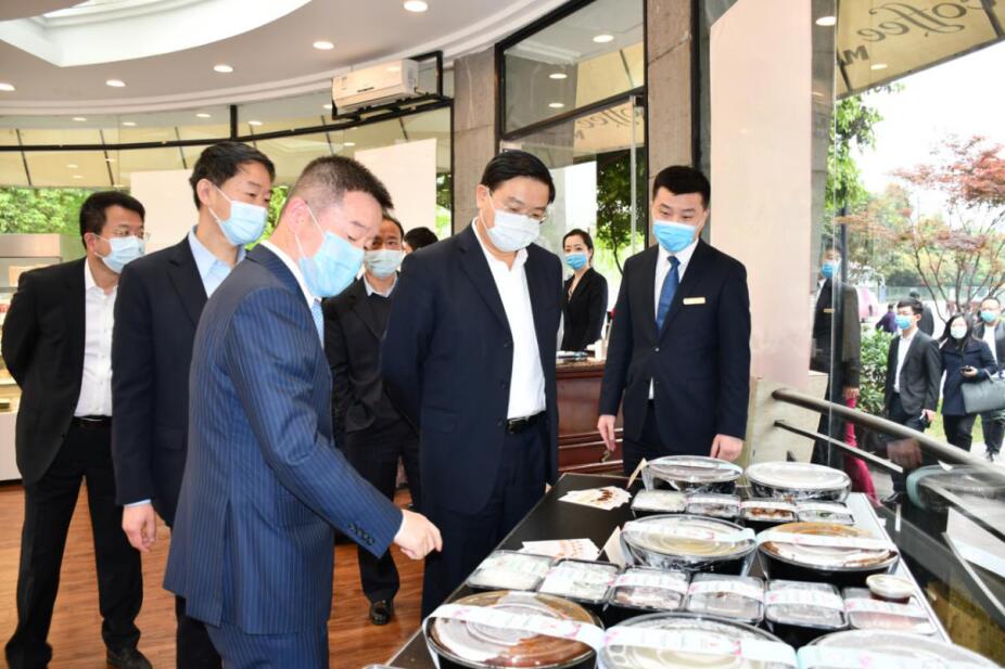 王凤朝副省长赴省尊龙凯时集团调研 疫情防控、生产经营和改革发展工作