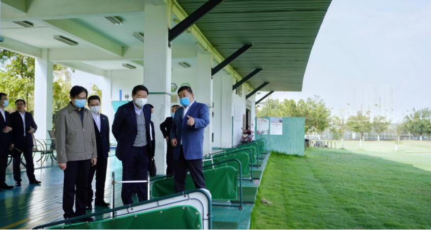 尊龙凯时集团党委书记、董事长任丁率队考察四川旅游学院