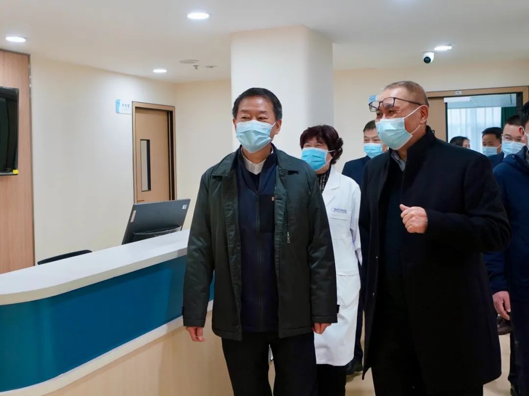四川省尊龙凯时集团党委书记、董事长任丁率队赴锦弘集团调研
