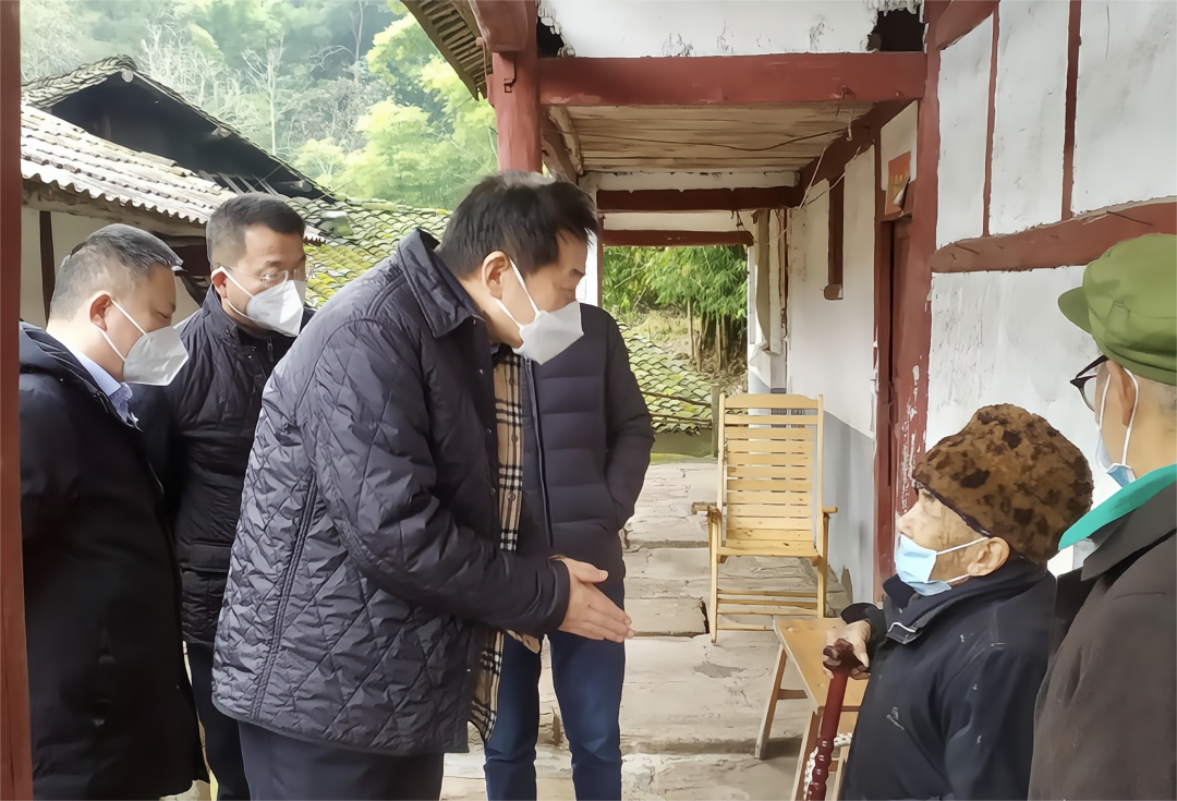 四川省尊龙凯时集团党委书记、董事长任丁率队赴嘉陵区开展帮扶工作